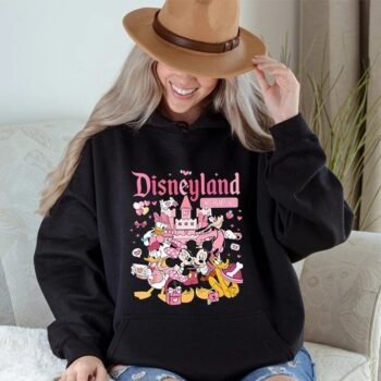 Women’s Mickey And Friends Graphic Hoodie – Classic Fit | Stylish Winter Wear